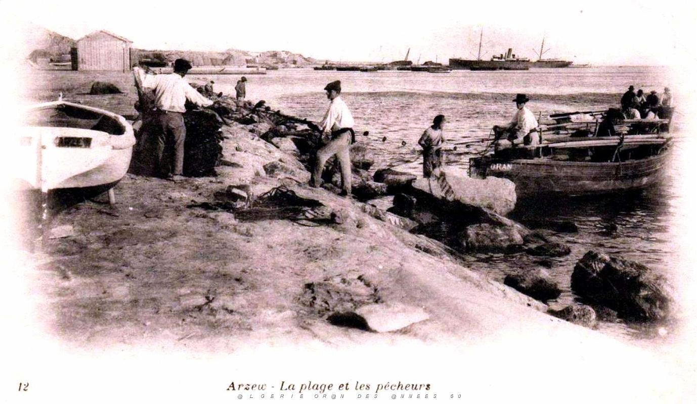 941- Arzew - La Plage et les Pecheurs.jpg